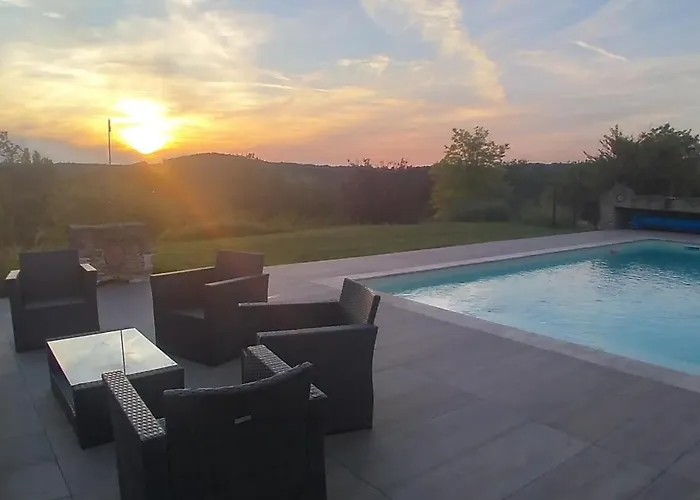 Les Terrasses Du Carlat, Le Logis, Demeure Raffinee, Situation Ideale Dordogne, Vues, Piscine